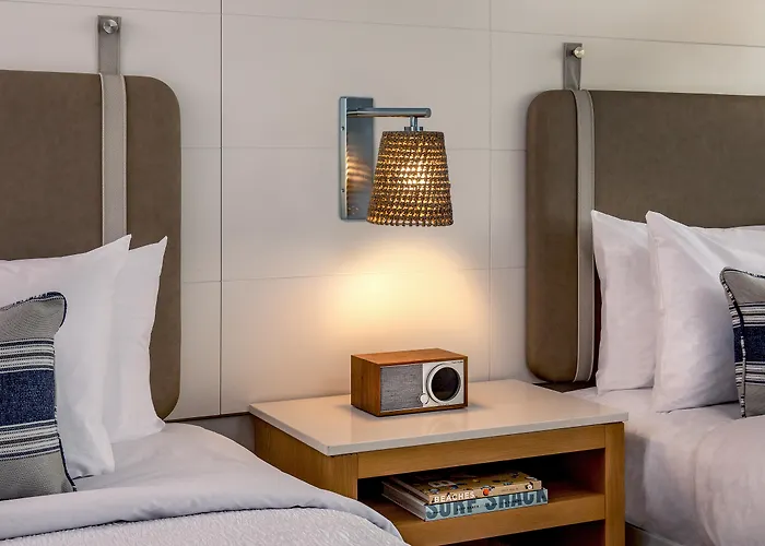 Hotel Ashore Oceanfront By Marriott 3*