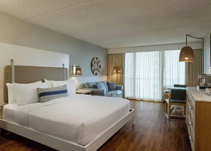 Hotel Ashore Oceanfront By Marriott 3*