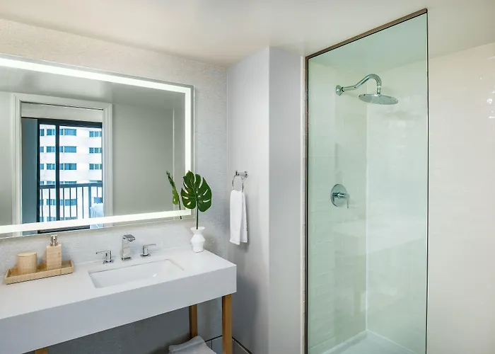 Ashore Oceanfront By Marriott Hotel 3*